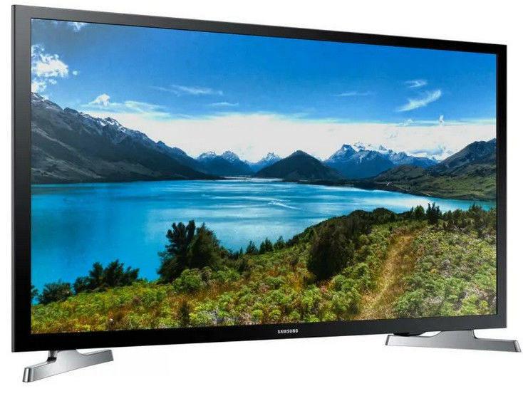 ЖК телевизор с изображением озера